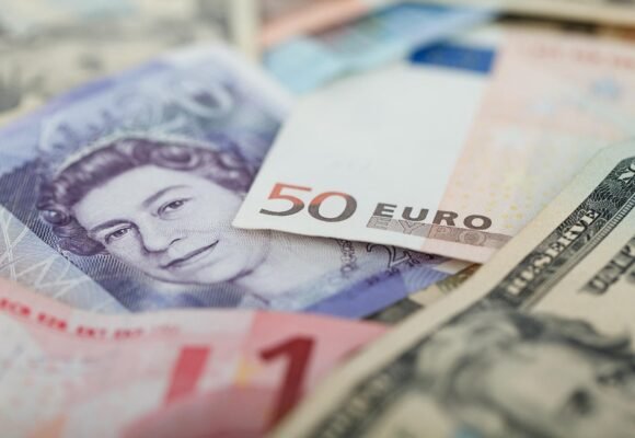 FX has stopped reading bond yields the old way. Bitcoin should too.