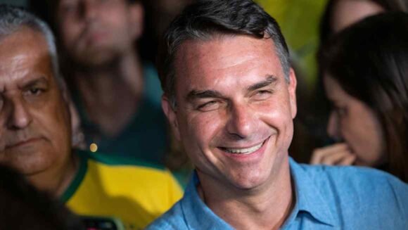Flávio Bolsonaro takes commanding lead in Brazil election